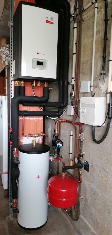 Installation d'une Pompe à Chaleur à Juaye Monday - Viria Home Solutions - Installations Génie Climatique