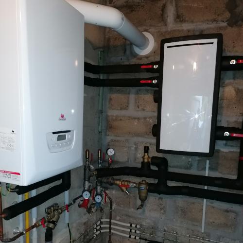 Pose d'une pompe à chaleur en relève d'une chaudière à condensation - Froid commercial et industriel à Caen
